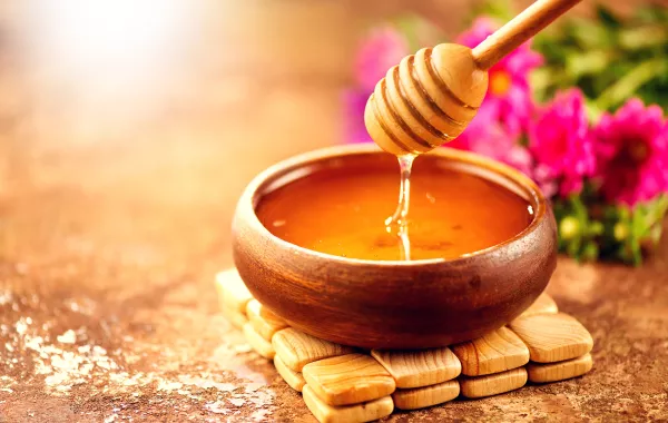 فوائد عسل الطلح للتخسيس وتنظيم مستوى السكر