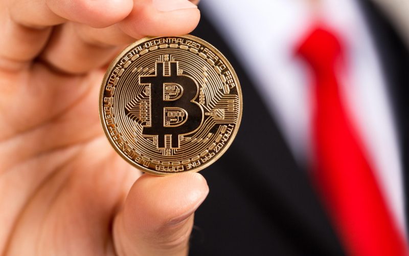 زخم البيتكوين يتصاعد: العوامل المؤسسية والفنية تدفع نحو أهداف قياسية